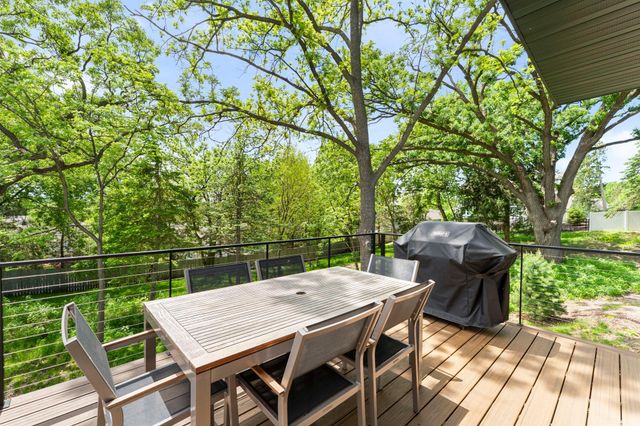 10821 Blossom Road, Eden Prairie, MN 55347
