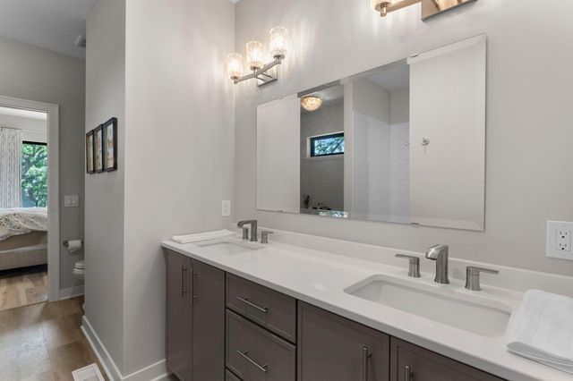 10821 Blossom Road, Eden Prairie, MN 55347