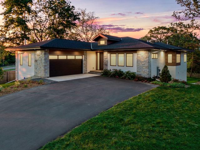 10821 Blossom Road, Eden Prairie, MN 55347