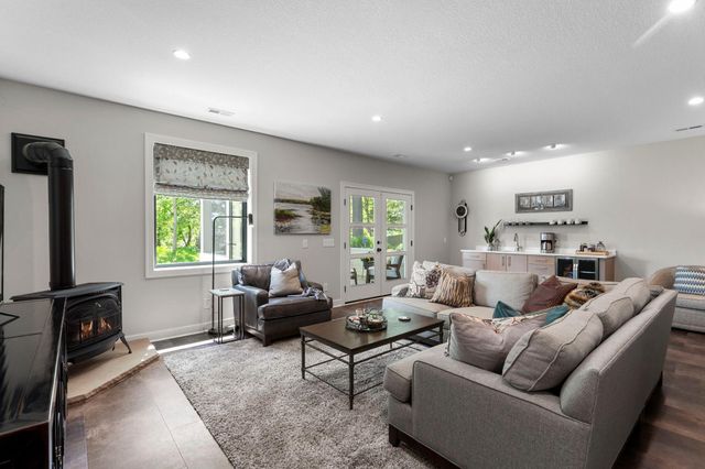 10821 Blossom Road, Eden Prairie, MN 55347