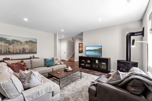 10821 Blossom Road, Eden Prairie, MN 55347