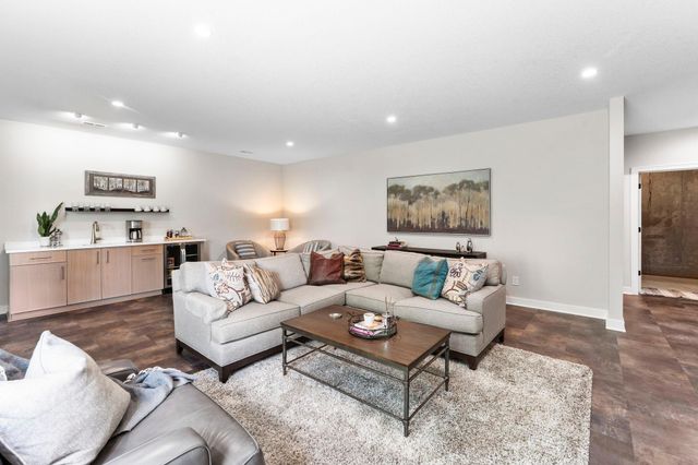 10821 Blossom Road, Eden Prairie, MN 55347