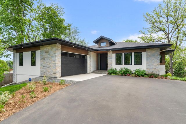 10821 Blossom Road, Eden Prairie, MN 55347