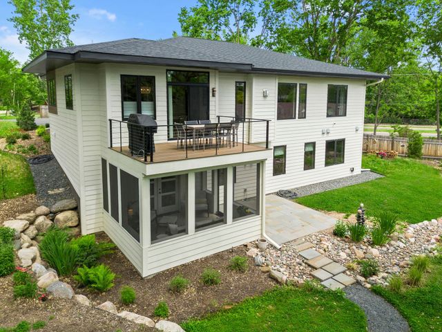 10821 Blossom Road, Eden Prairie, MN 55347