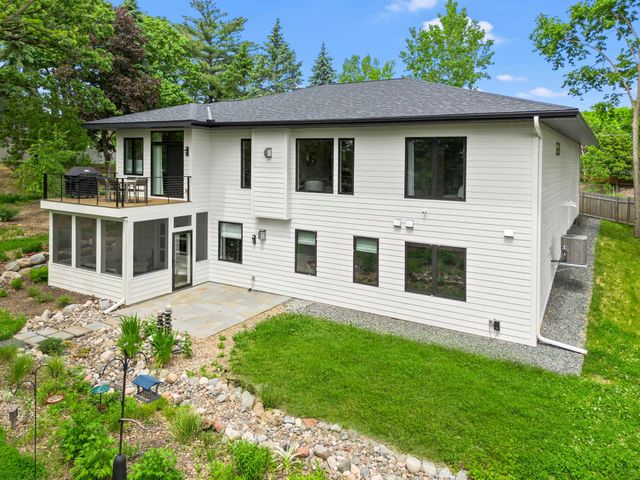 10821 Blossom Road, Eden Prairie, MN 55347