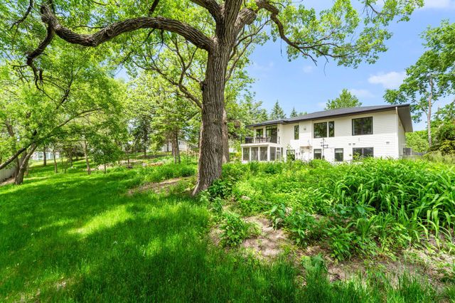 10821 Blossom Road, Eden Prairie, MN 55347
