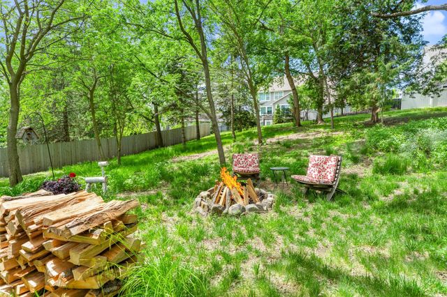 10821 Blossom Road, Eden Prairie, MN 55347