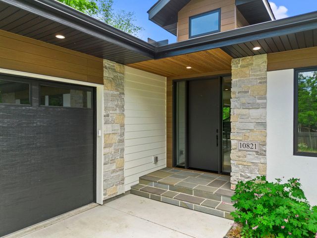 10821 Blossom Road, Eden Prairie, MN 55347