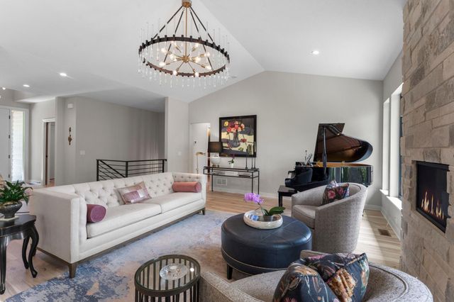 10821 Blossom Road, Eden Prairie, MN 55347
