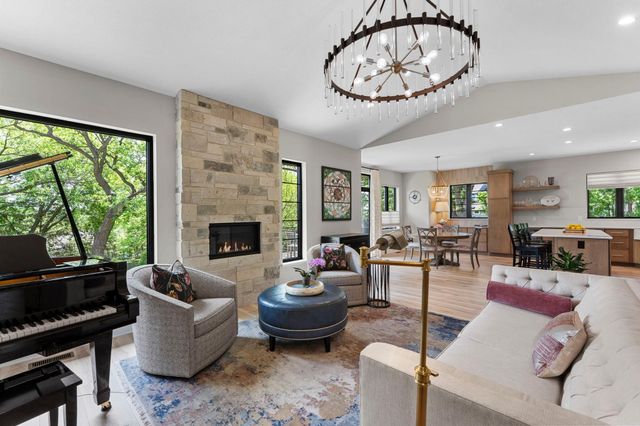 10821 Blossom Road, Eden Prairie, MN 55347