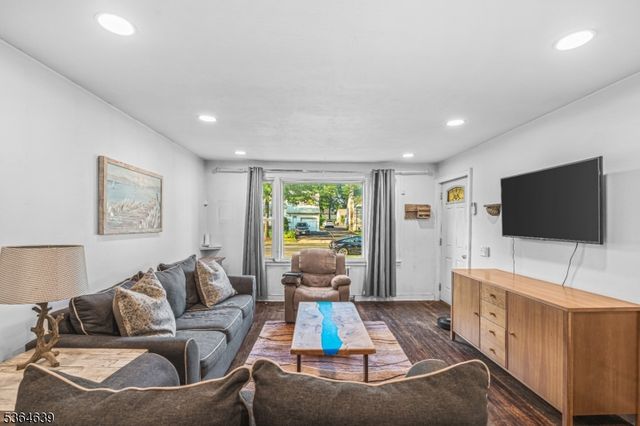 318 Terrill Rd, Plainfield City, NJ 07062