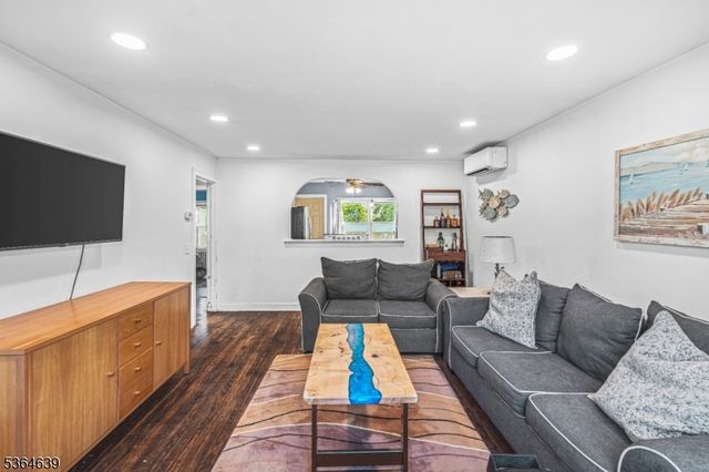 318 Terrill Rd, Plainfield City, NJ 07062