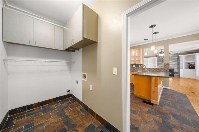 1832 Shores Ridge Court, Suwanee, GA 30024