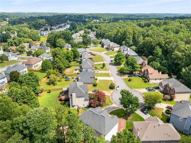 1832 Shores Ridge Court, Suwanee, GA 30024