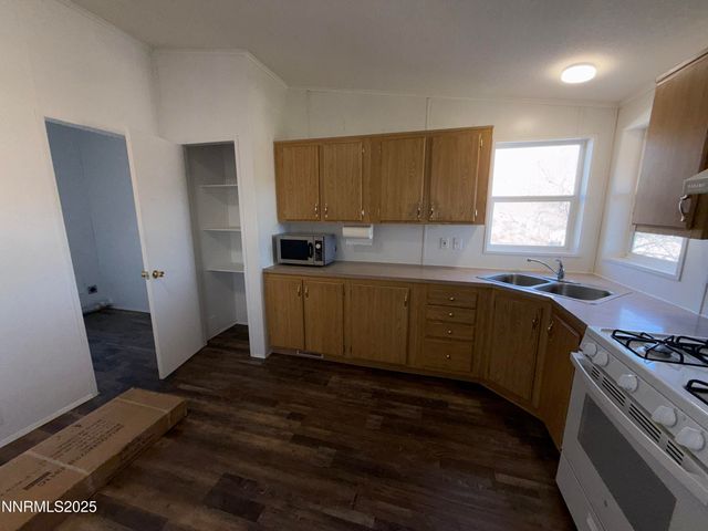 1166 Slate Road, Topaz Ranch Estates, NV 89444