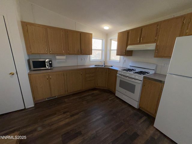 1166 Slate Road, Topaz Ranch Estates, NV 89444