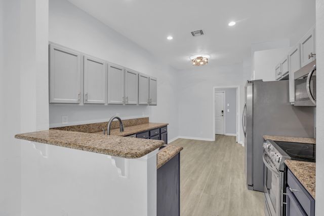 6631 SE Woodmill Pond Lane, Stuart, FL 34997
