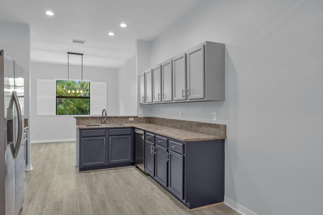 6631 SE Woodmill Pond Lane, Stuart, FL 34997