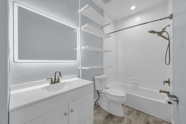 6631 SE Woodmill Pond Lane, Stuart, FL 34997
