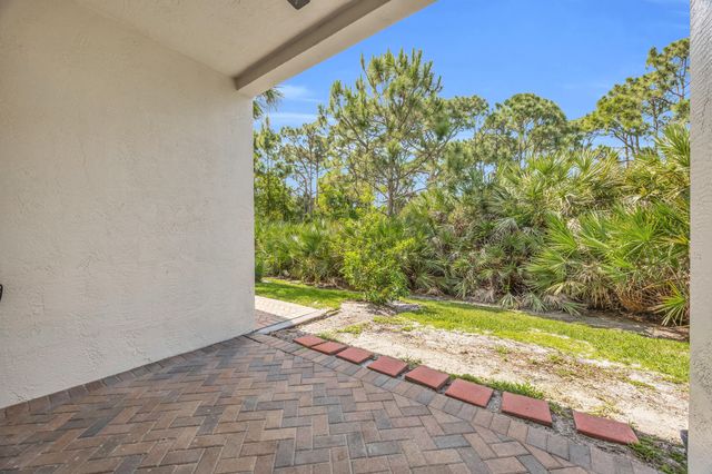 6631 SE Woodmill Pond Lane, Stuart, FL 34997