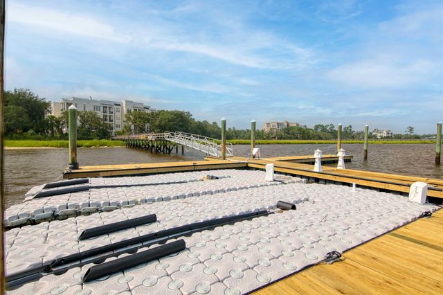 108 Fairbanks Oak Alley 201, Charleston, SC 29492