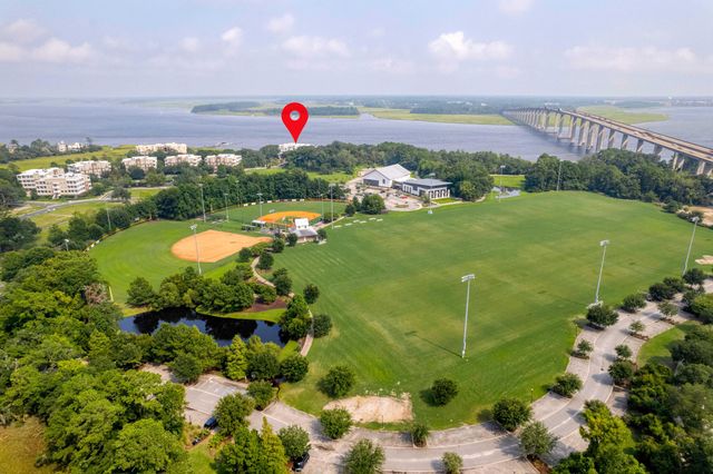 108 Fairbanks Oak Alley 201, Charleston, SC 29492