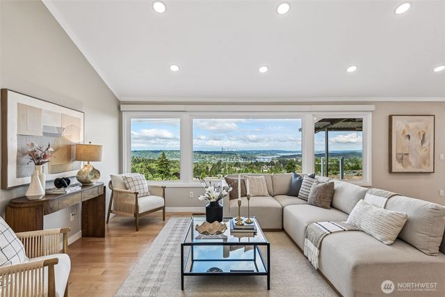4551 135th Avenue SE, Bellevue, WA 98006