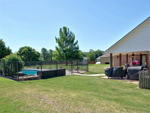 610 W Ridge Drive, Tuttle, OK 73089