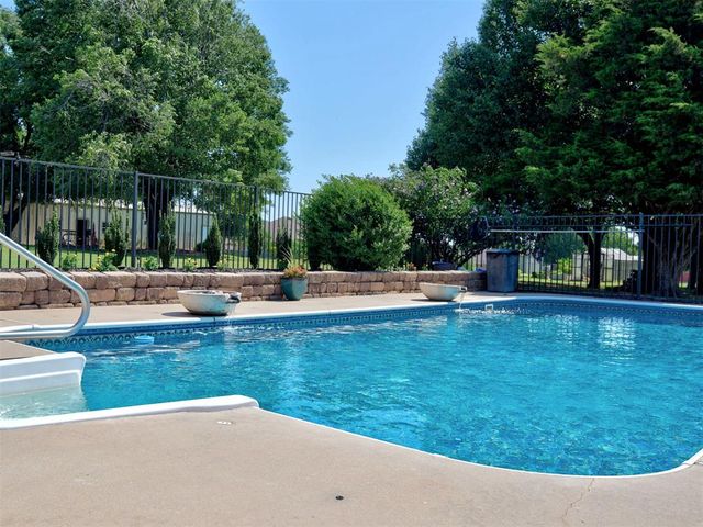 610 W Ridge Drive, Tuttle, OK 73089