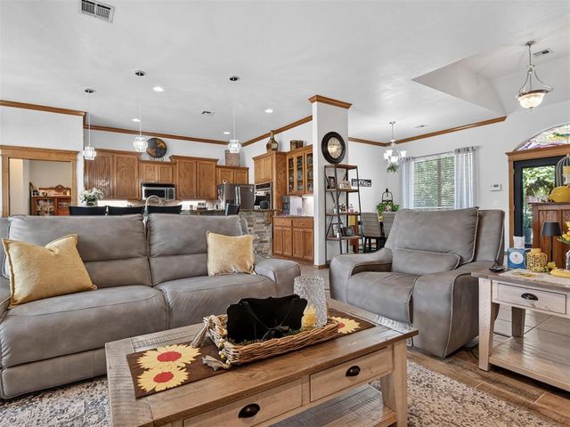 610 W Ridge Drive, Tuttle, OK 73089