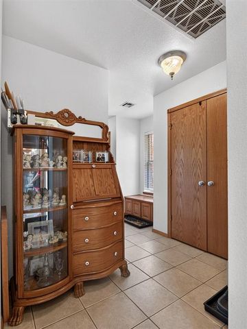 610 W Ridge Drive, Tuttle, OK 73089