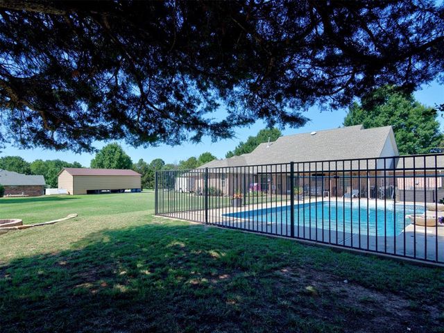 610 W Ridge Drive, Tuttle, OK 73089
