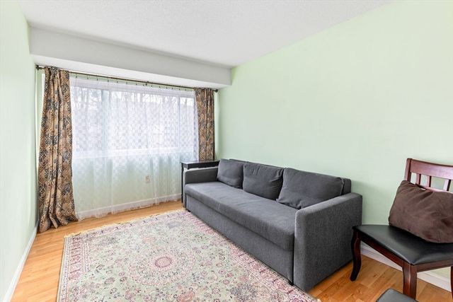 127 Greenbrook Dr 127, Stoughton, MA 02072