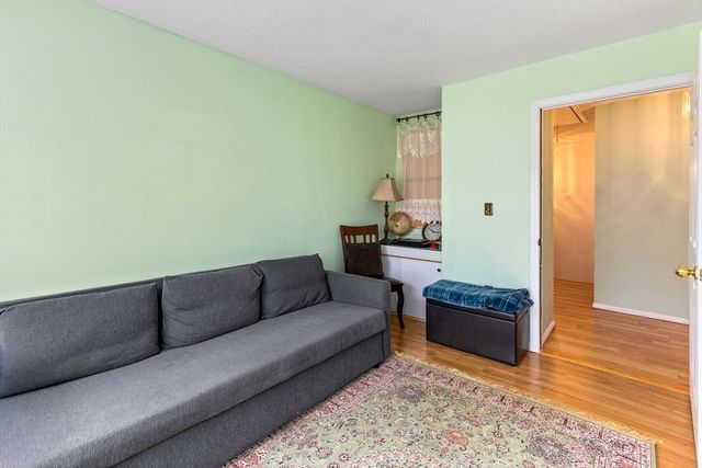 127 Greenbrook Dr 127, Stoughton, MA 02072