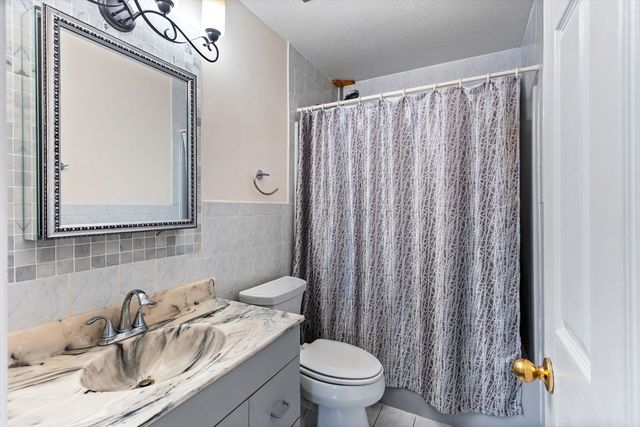 127 Greenbrook Dr 127, Stoughton, MA 02072