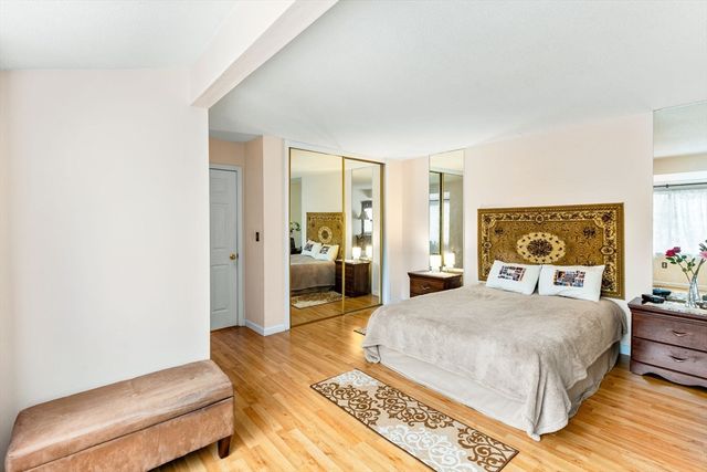 127 Greenbrook Dr 127, Stoughton, MA 02072