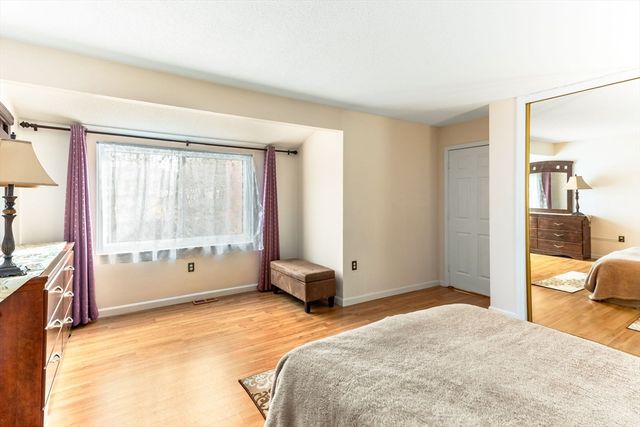 127 Greenbrook Dr 127, Stoughton, MA 02072