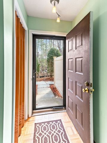 127 Greenbrook Dr 127, Stoughton, MA 02072