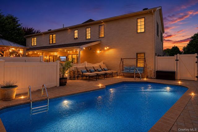 9 Avenue C, Merrick, NY 11566