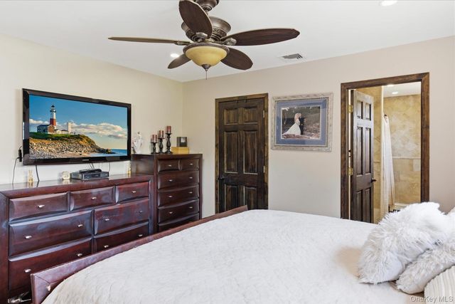9 Avenue C, Merrick, NY 11566
