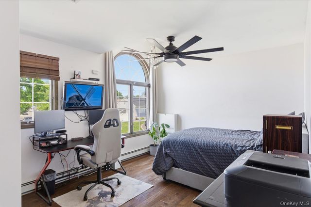 9 Avenue C, Merrick, NY 11566