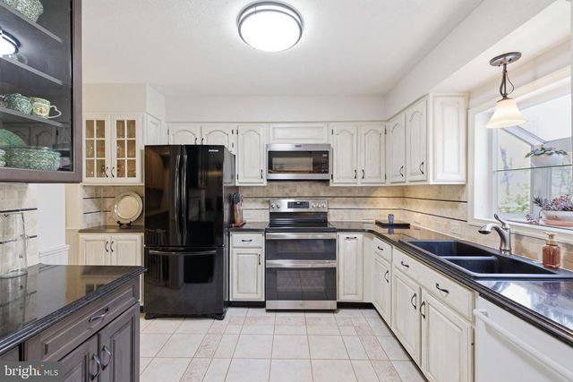 5370 CLEBURNE LN, Woodbridge, VA 22192