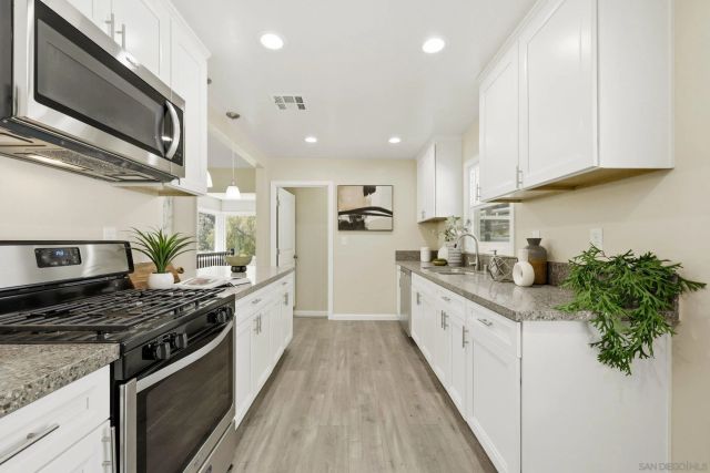 9365 Carmichael Dr, La Mesa, CA 91941