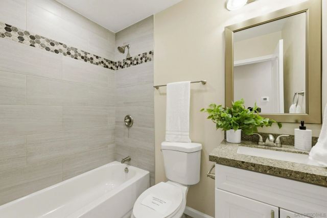 9365 Carmichael Dr, La Mesa, CA 91941
