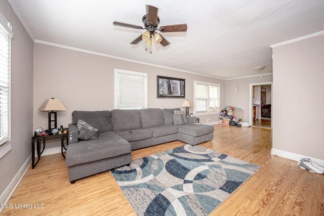 4302 Pascagoula Street, Pascagoula, MS 39567