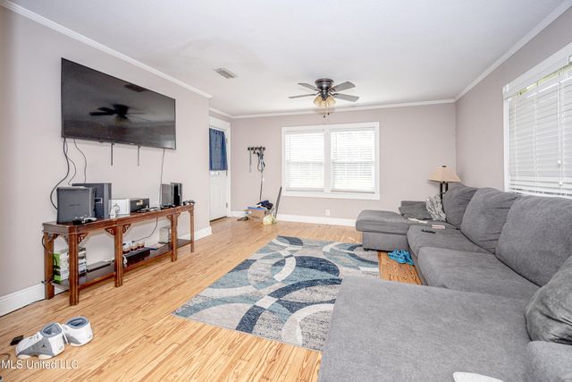 4302 Pascagoula Street, Pascagoula, MS 39567