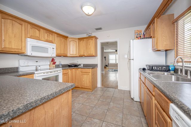 4302 Pascagoula Street, Pascagoula, MS 39567