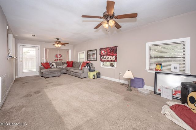 4302 Pascagoula Street, Pascagoula, MS 39567