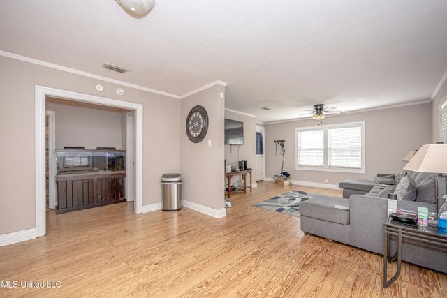 4302 Pascagoula Street, Pascagoula, MS 39567