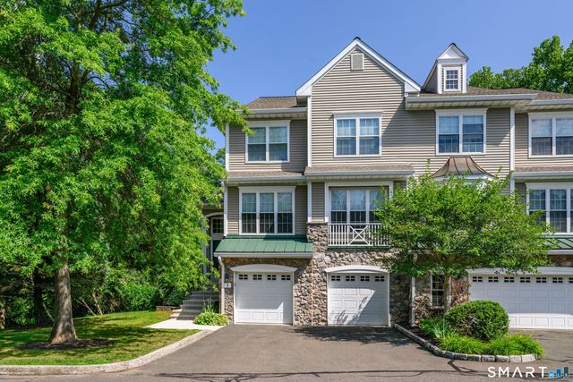 1 Cambridge Drive 1, Danbury, CT 06811